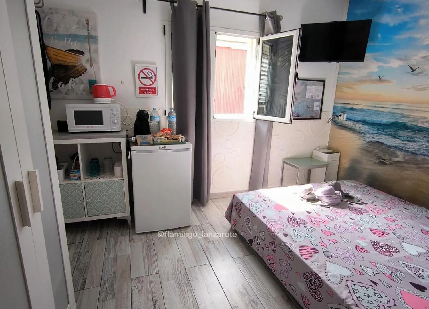 Habitacion Flamingo, entrada privada y baño privado en suite by flamingo house Arrecife