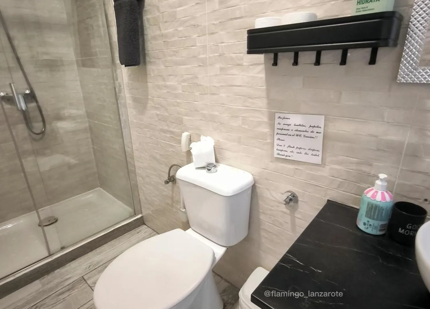 Apartamento Habitacion Flamingo, entrada privada y baño privado en suite by flamingo house Arrecife