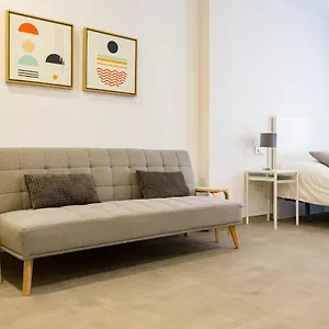 https://apartamento-malaga-marmoles-3.hotelsinnerja.org